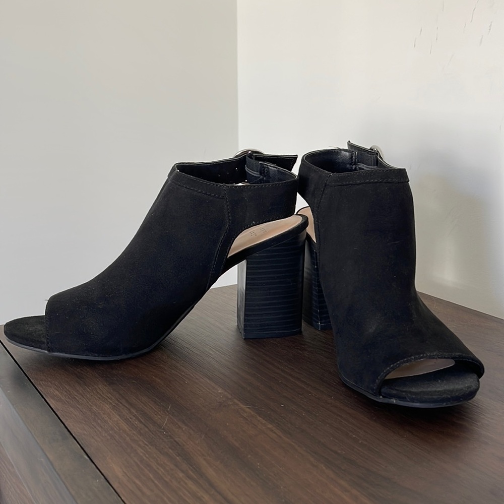 Open toe black booties